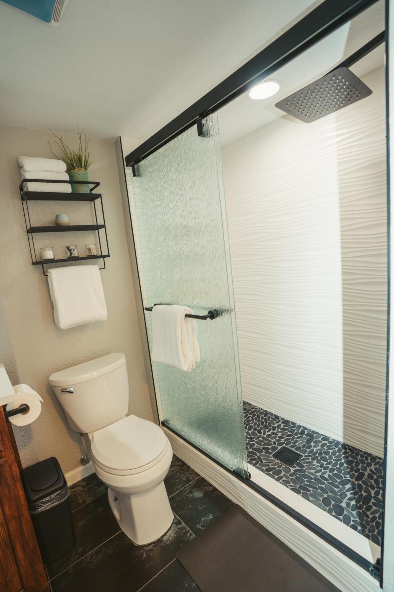 Windsor Retreat Private Basement Suite Denver Bagian luar foto