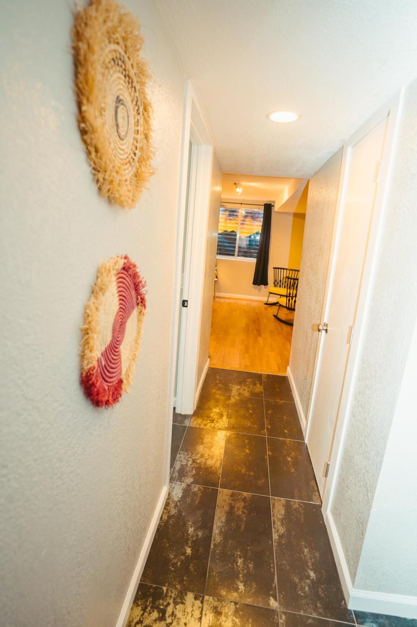 Windsor Retreat Private Basement Suite Denver Bagian luar foto