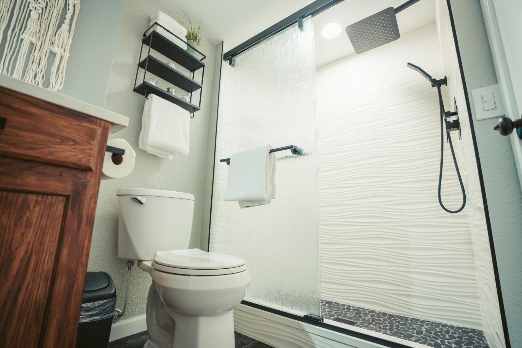 Windsor Retreat Private Basement Suite Denver Ruang foto